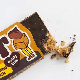 Ma Baker Csokoládéval bevont óriás zabszelet karamelldarabokkal 100 g